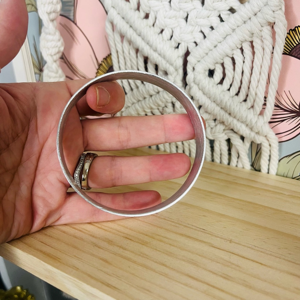 Vintage Brushed Silver Tone Bangle Bracelet Stackable Style MCM Midcentury Retro - Picture 5 of 7